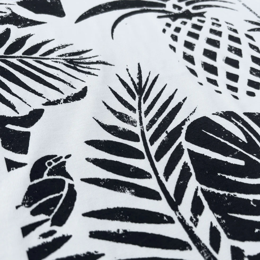 London Hackney Manhole Print T-Shirt
