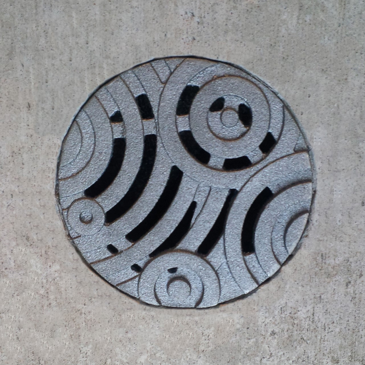 Oblio Gullydeckel aus Gusseisen, rund, 115 mm, absatzsicher (4 Zoll)