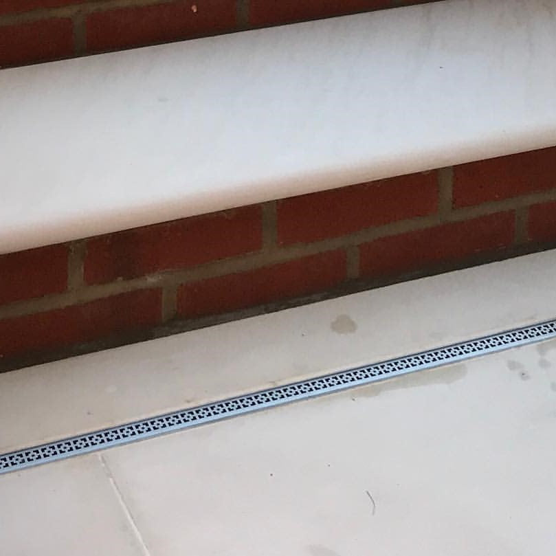 Aquaslot Geo Squares Stainless Steel Slot Drain Grate 25 x 1000mm (1 Inch)