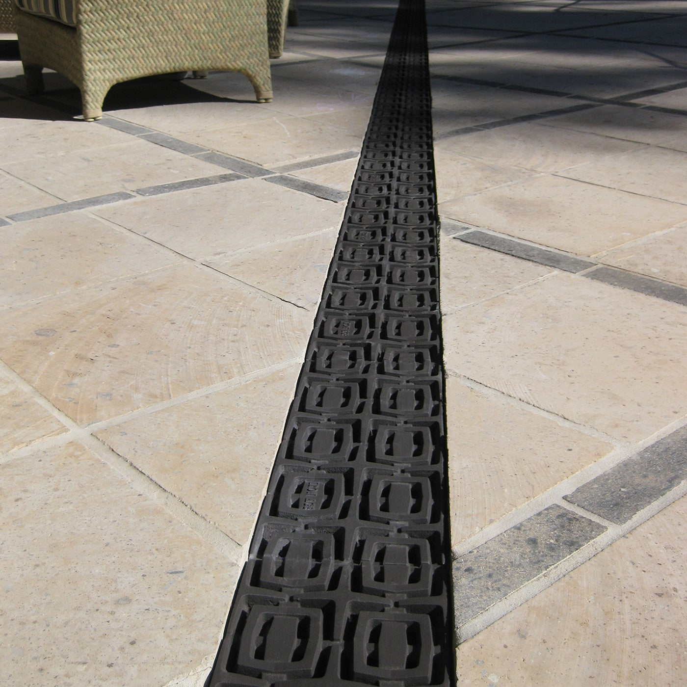 Carbochon Cast Iron Channel Drain Grate 499 x 200mm (20 x 8 Inch)