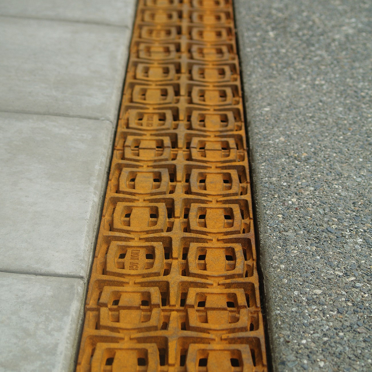 Carbochon Cast Iron Channel Drain Grate 499 x 200mm (20 x 8 Inch)