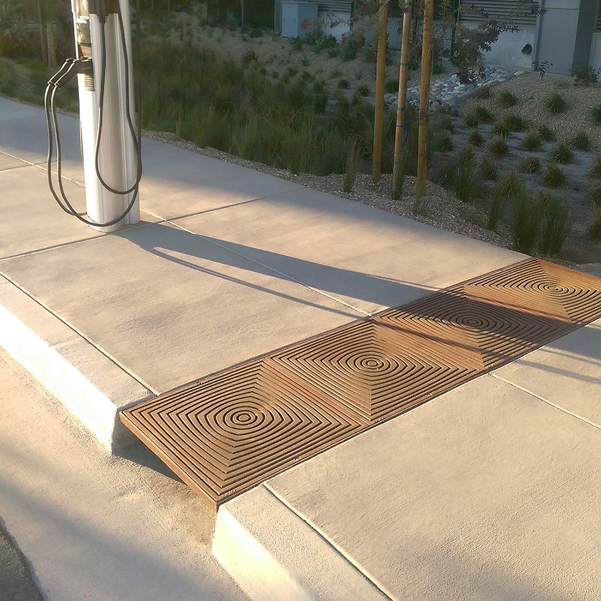 Divisadero PEDESTRIAN LOAD ONLY Cast Iron Square Gully Cover 605mm Heel Proof (24 Inch)