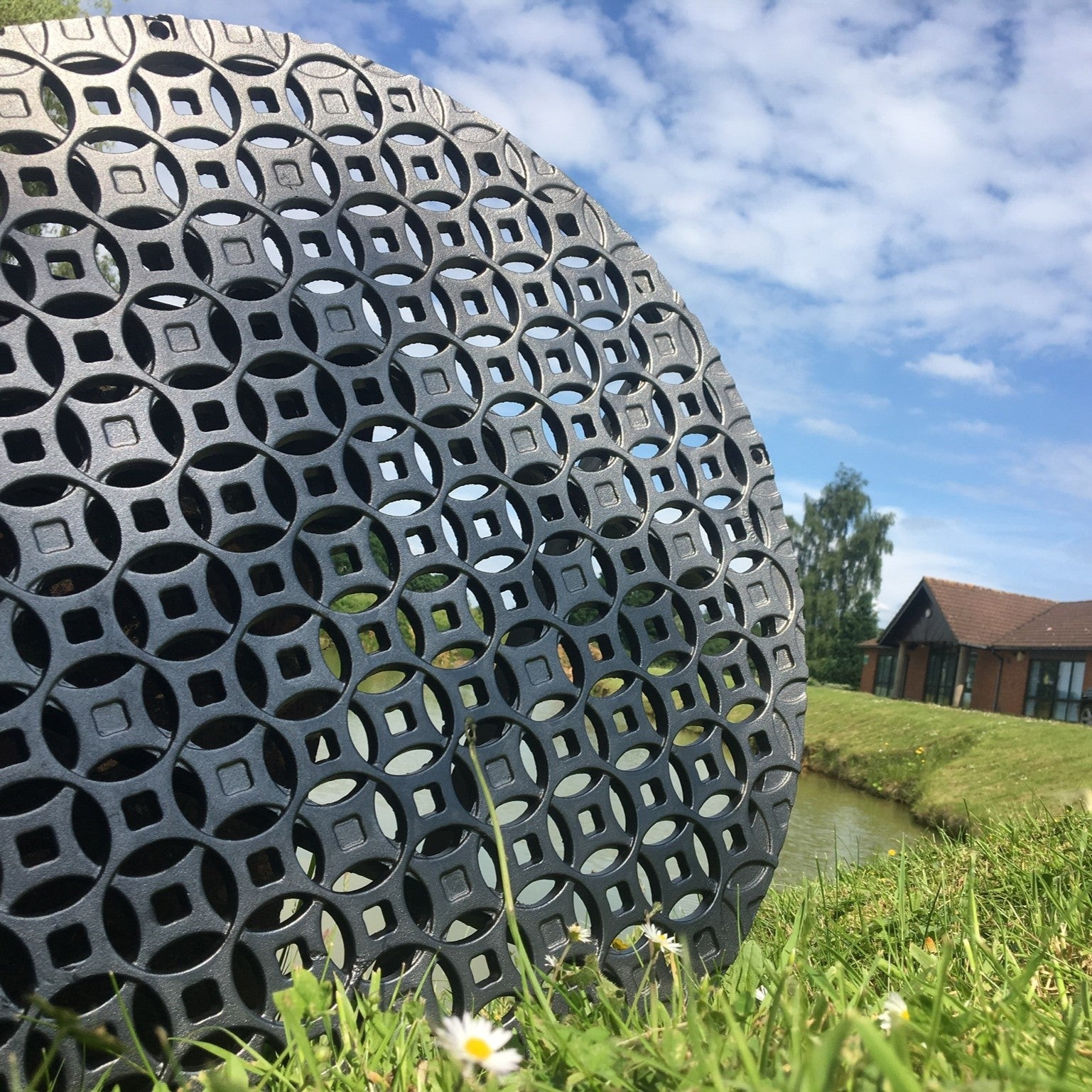 Oblio Couvercle de caniveau rond en fonte 115 mm anti-talon (4 pouces)