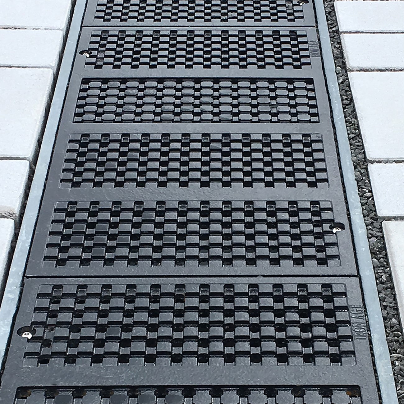 Explora Cast Iron Channel Drain Grate 607 x 302mm (24 x 12 Inch)