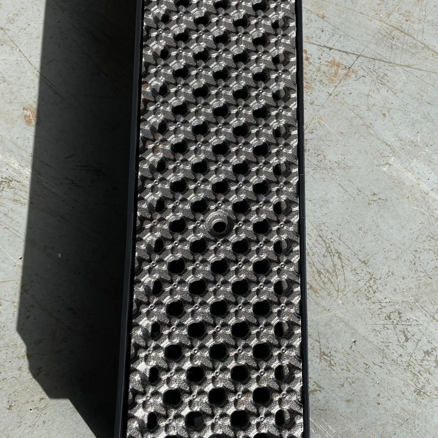 Flower Grid Cast Iron Channel Drain Grate 497 x 125mm (20 x 5 Inch)