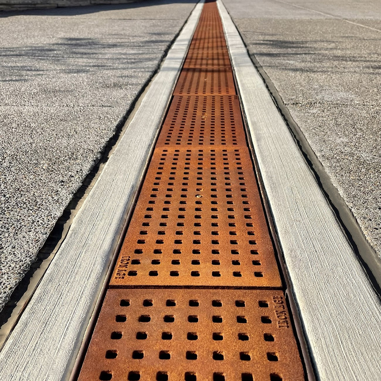Grid Cast Iron Channel Drain Grate 508 x 203mm (20 x 8 Inch)