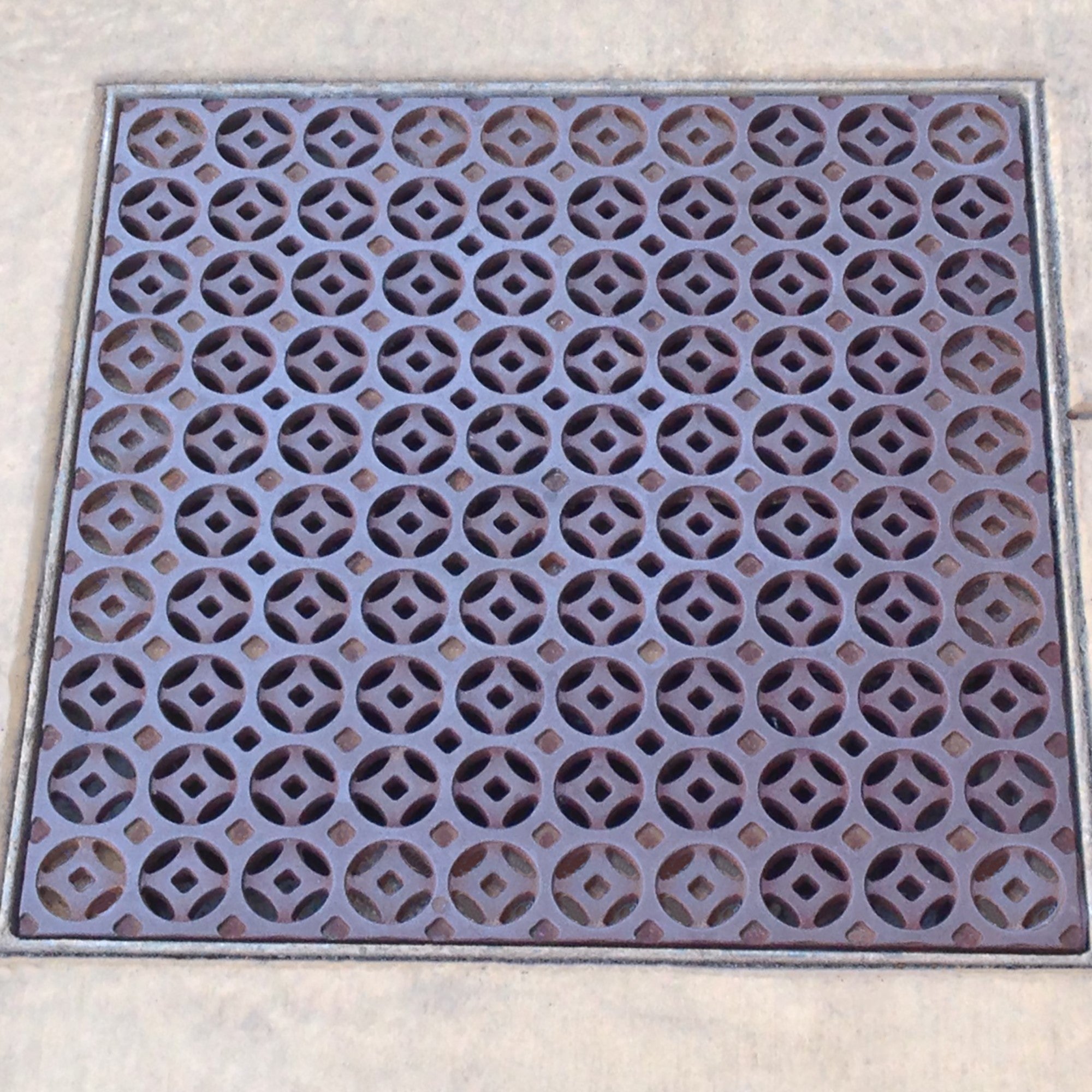 Interlaken Cast Iron Square Gully Cover 591mm (24 Inch)