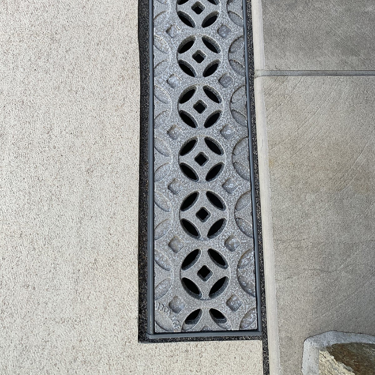 Interlaken Cast Iron Channel Drain Grate 454 x 104mm (18 x 4 Inch)