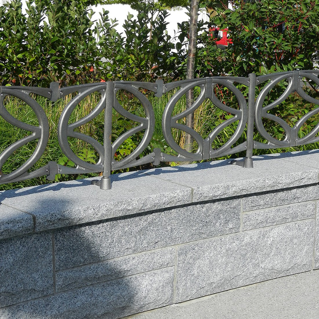 Interlaken Cast Ductile Iron Planter Fence 508mm (20 Inch)