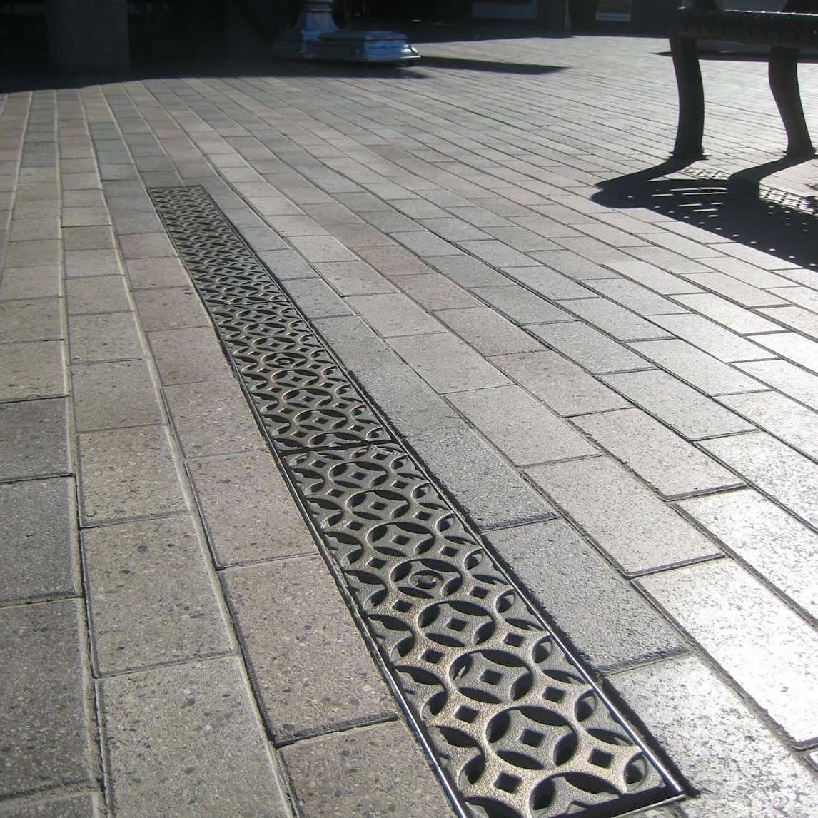 [CLEARANCE] Anthracite Grey Interlaken Cast Iron Channel Drain Grate 498 x 125mm (20 x 5 Inch)