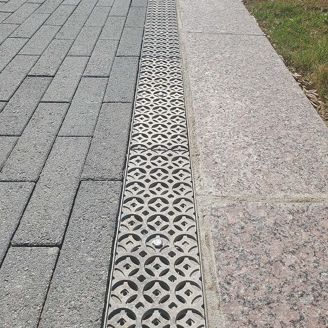 Interlaken Cast Iron Channel Drain Grate 499 x 122mm Heel Proof (20 x 5 Inch)