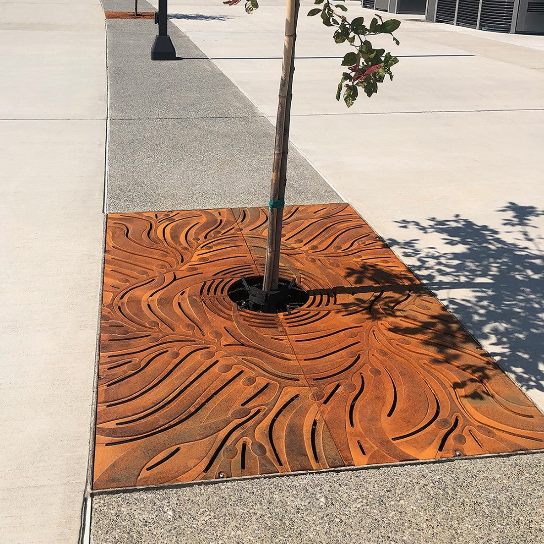 Kelp Cast Ductile Iron Tree Grate 1826 x 1216mm (72 x 48 Inch)