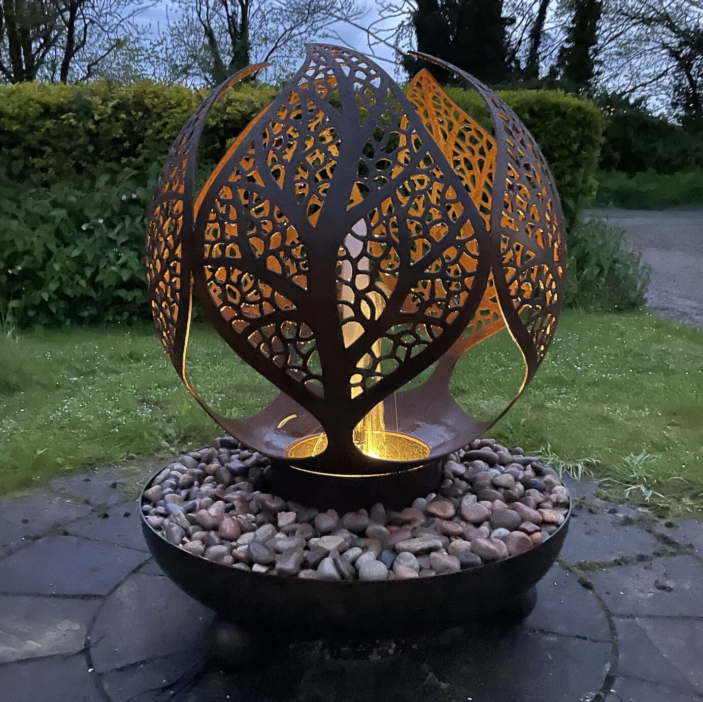 Leaf Sphere Mild Steel 900mm Water Feature with Jet & Tub