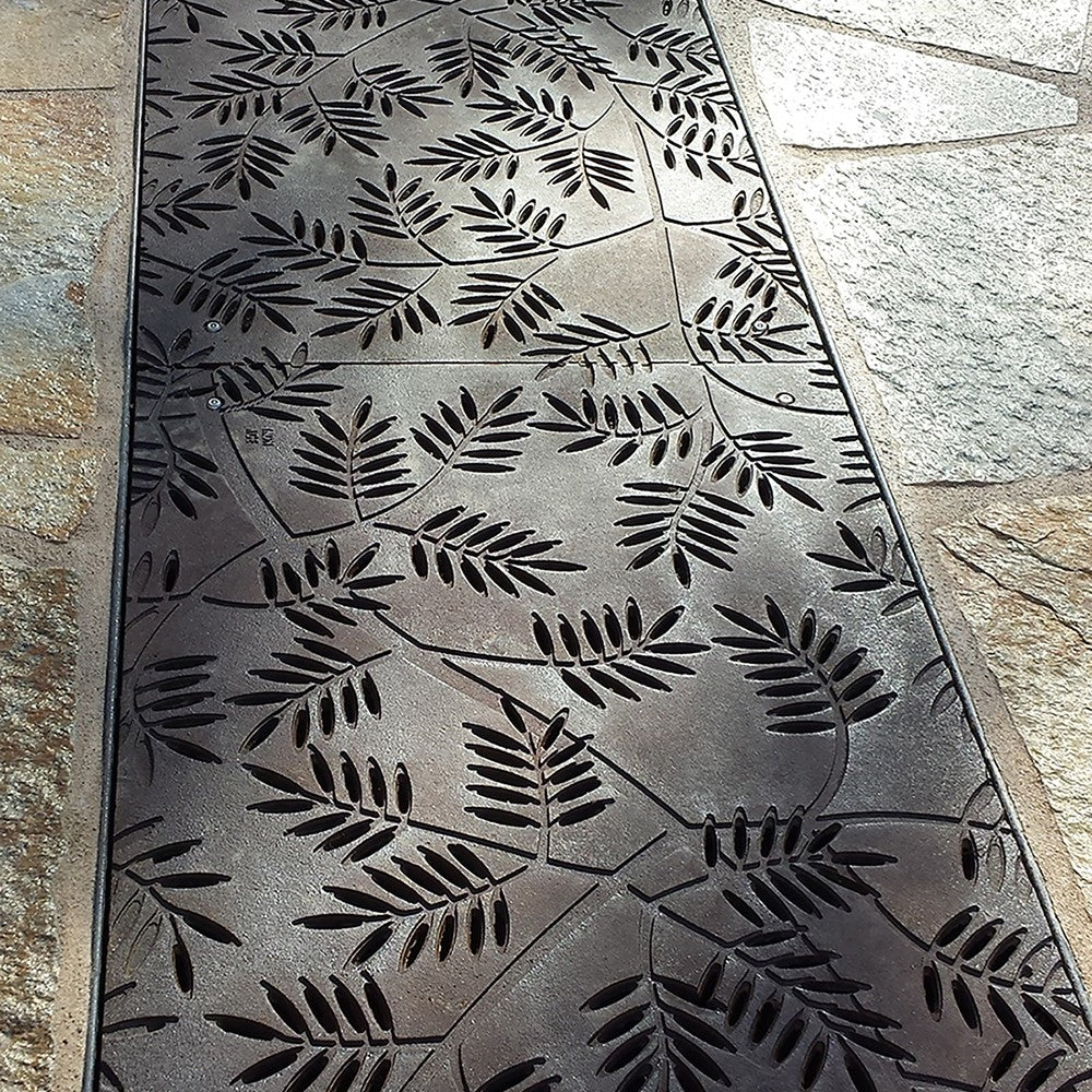 Locust Pedestrian Load Only Cast Iron Channel Drain Grate 1016 x 505mm Heel Proof (40 x 20 Inch)