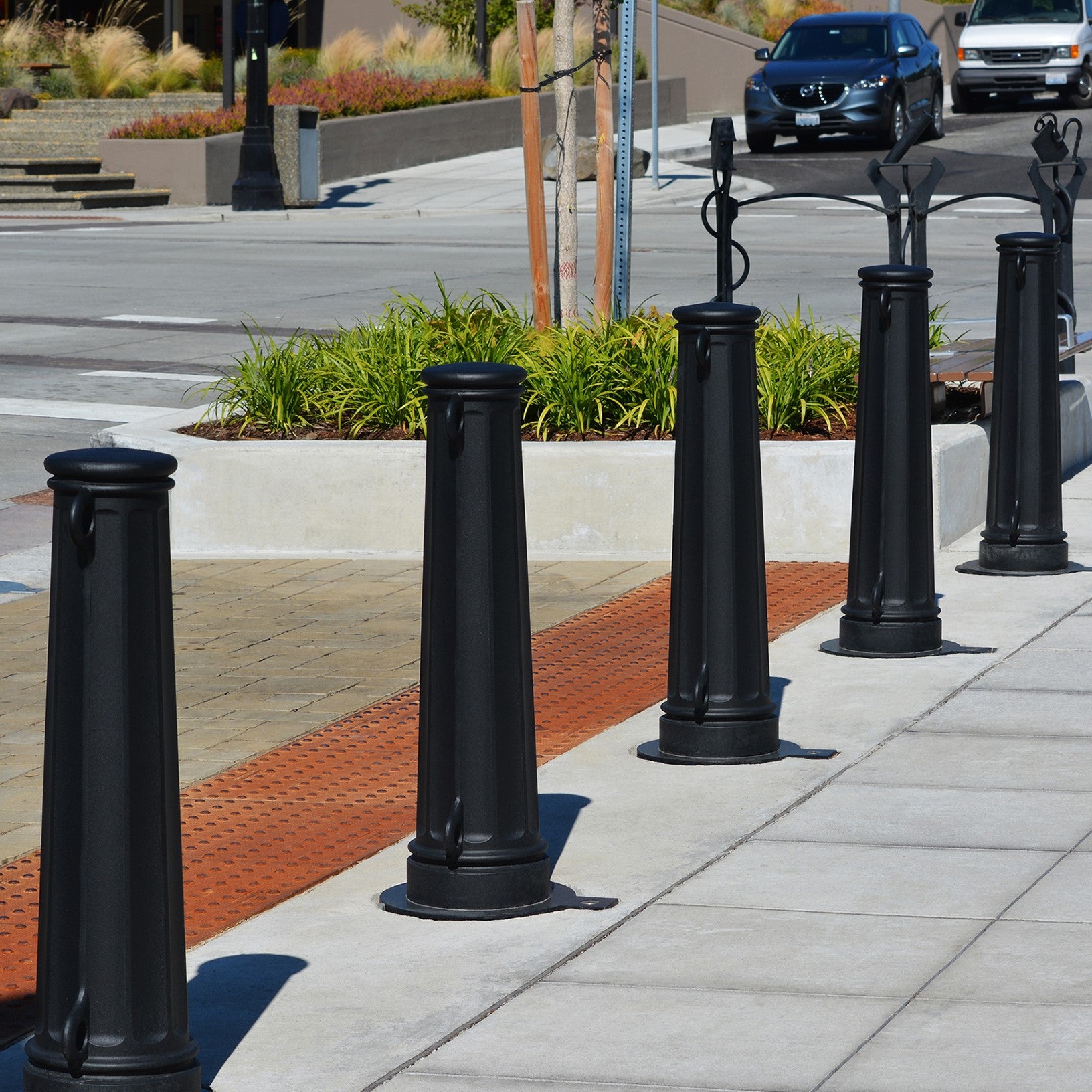 Main Street Cast Aluminium Bollard 895 x 241mm (35 Inch)