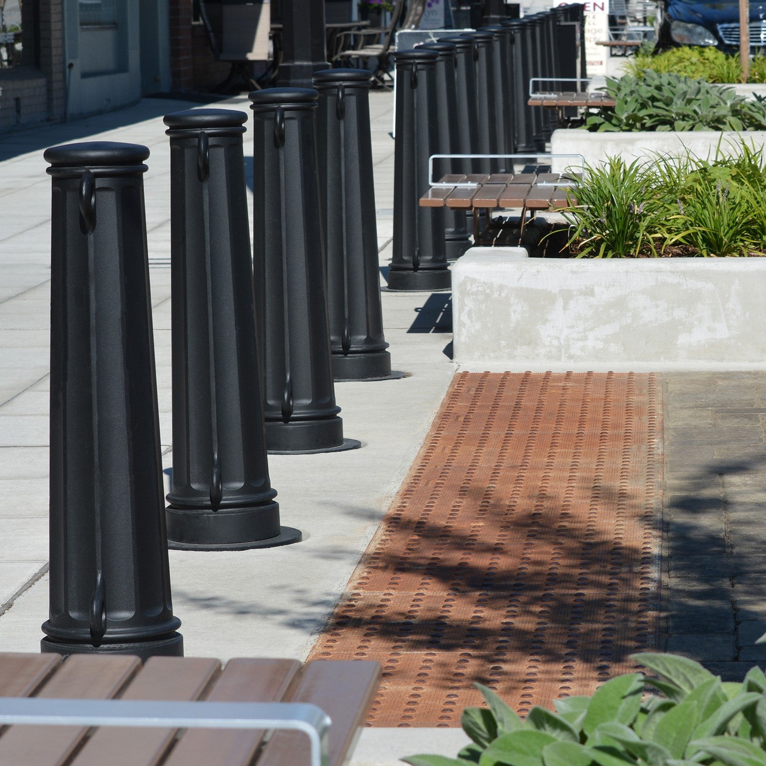 Main Street Cast Aluminium Bollard 895 x 241mm (35 Inch)