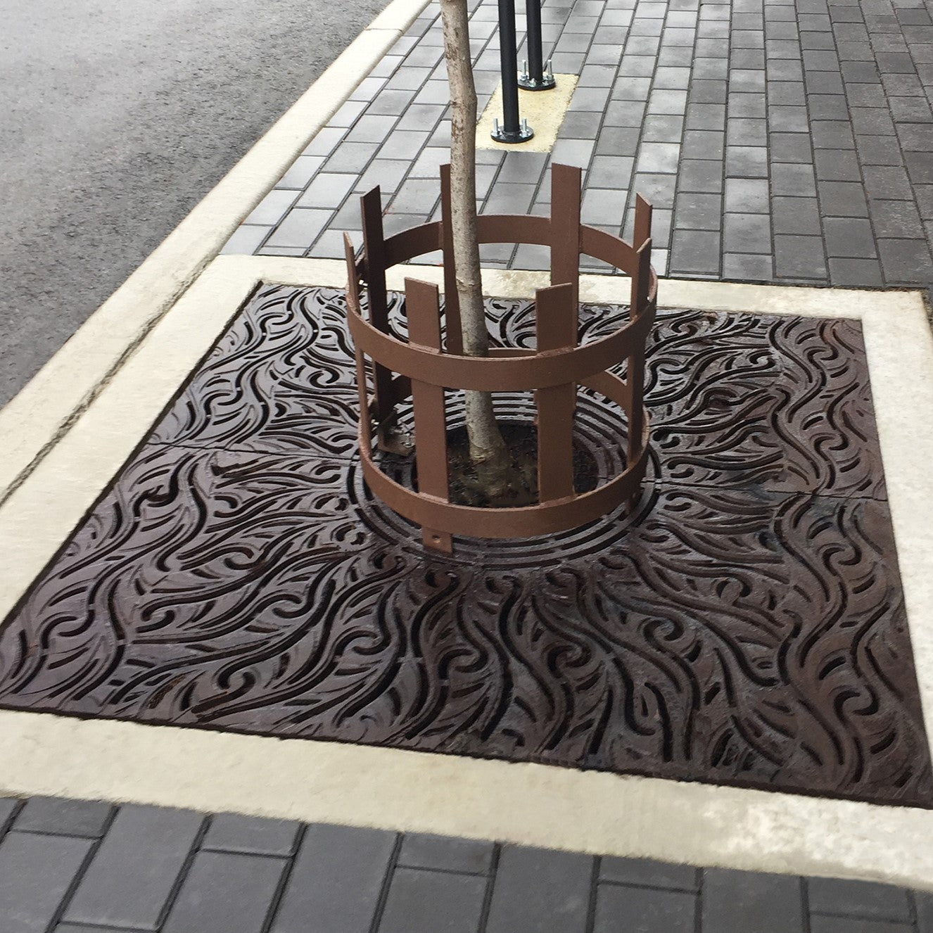 Minnione Cast Iron Square Tree Grate 1216mm (48 Inch)