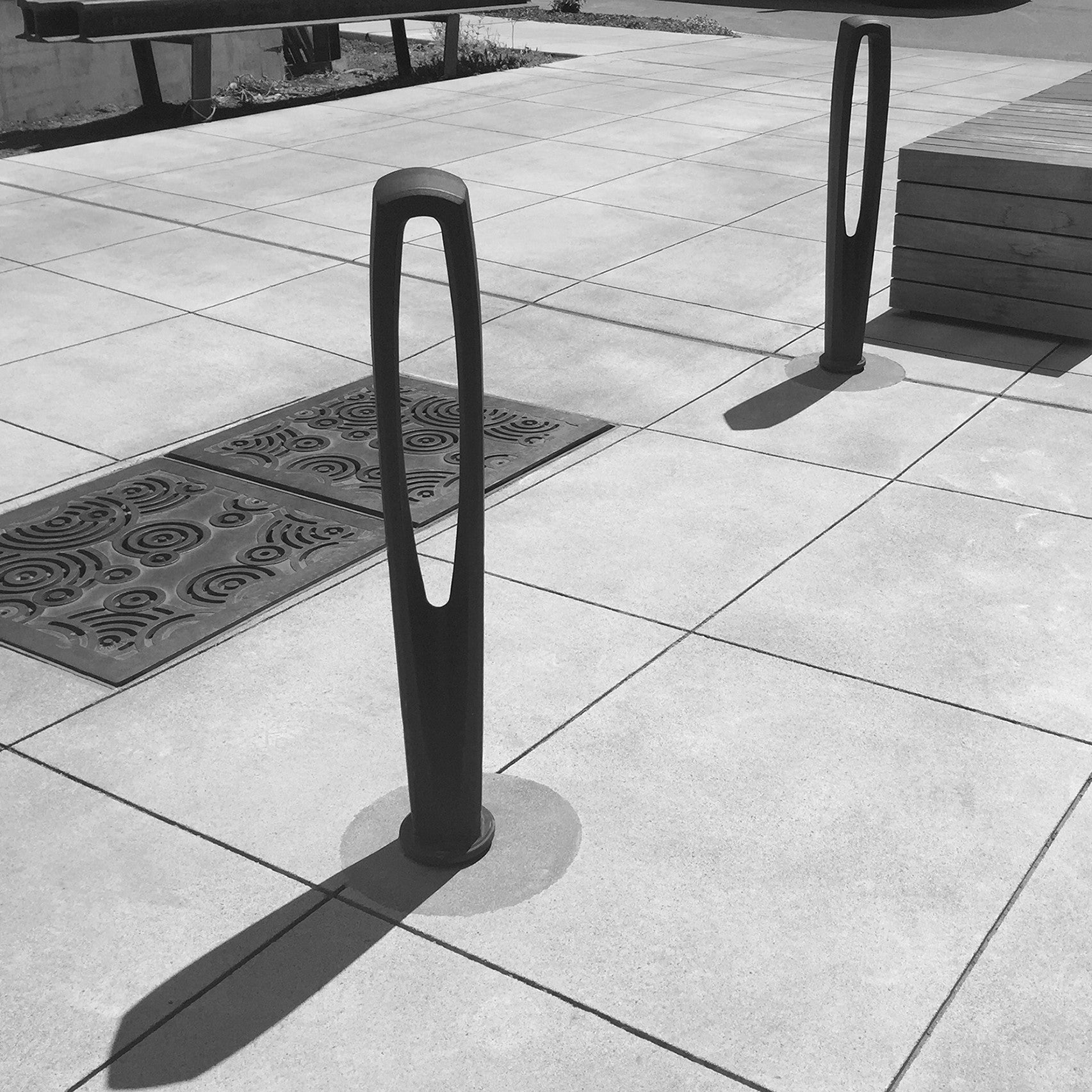 Needle Cast Aluminium Bollard 864 x 124mm (34 Inch)