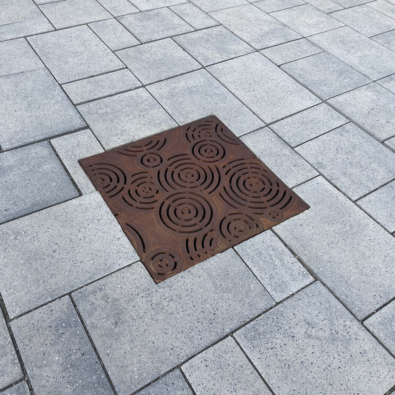 Oblio Cast Iron Square Gully Cover 605mm (24 Inch)