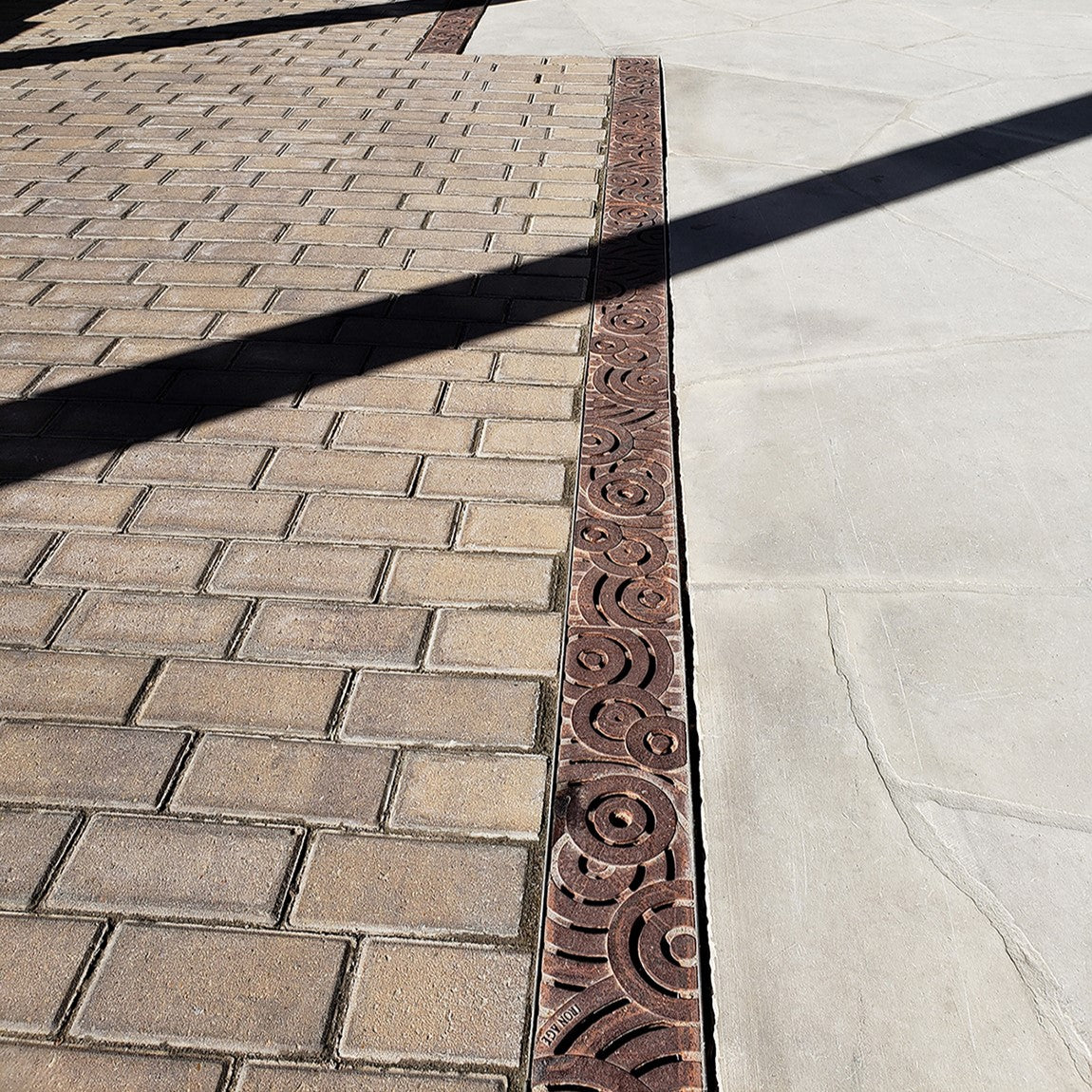 Oblio Cast Iron Channel Drain Grate 497 x 122mm Heel Proof (20 x 5 Inch)