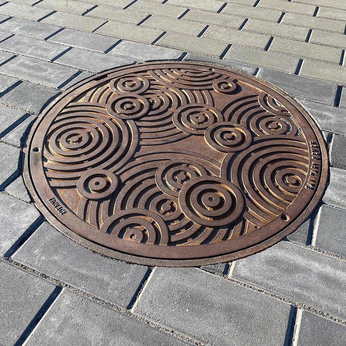 Oblio Cast Iron Round Gully/Manhole Cover 641mm (25 Inch)