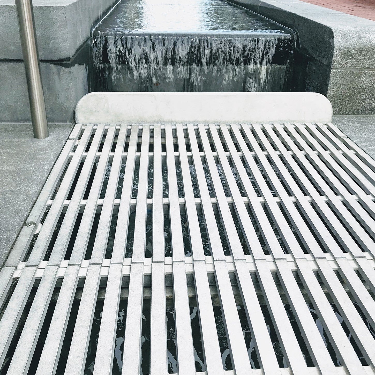 Que Cast Iron Channel Drain Grate 838 x 762mm (33 x 30 Inch)