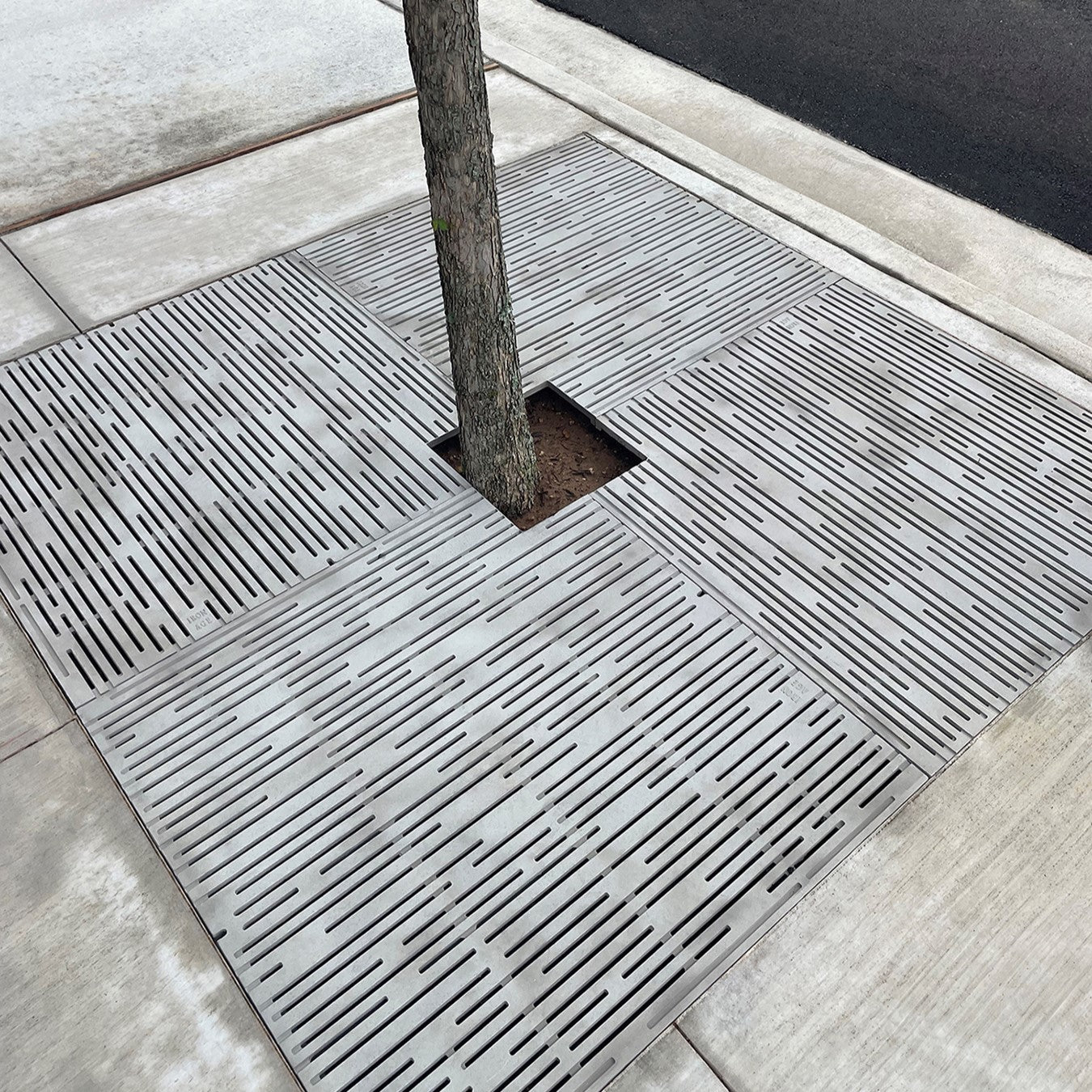 Rain Cast Ductile Iron Square Tree Grate 1826mm Heel Proof (72 Inch)