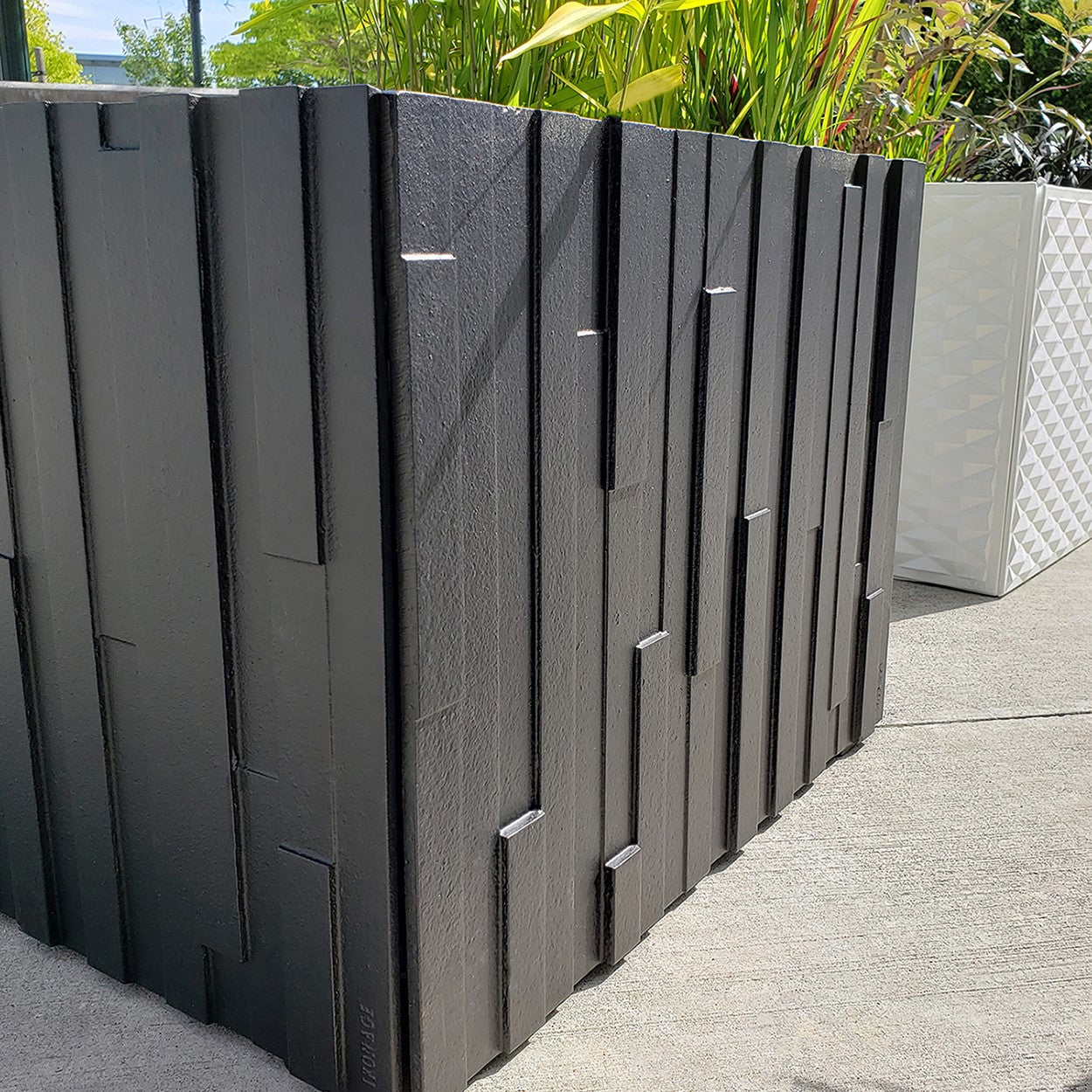 Tempe Cast Ductile Iron Planter Box 610 x 457mm (24 x 18 Inch)