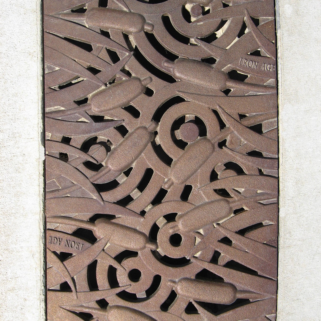 Tulie Cast Iron Channel Drain Grate 505 x 302mm (20 x 12 Inch)